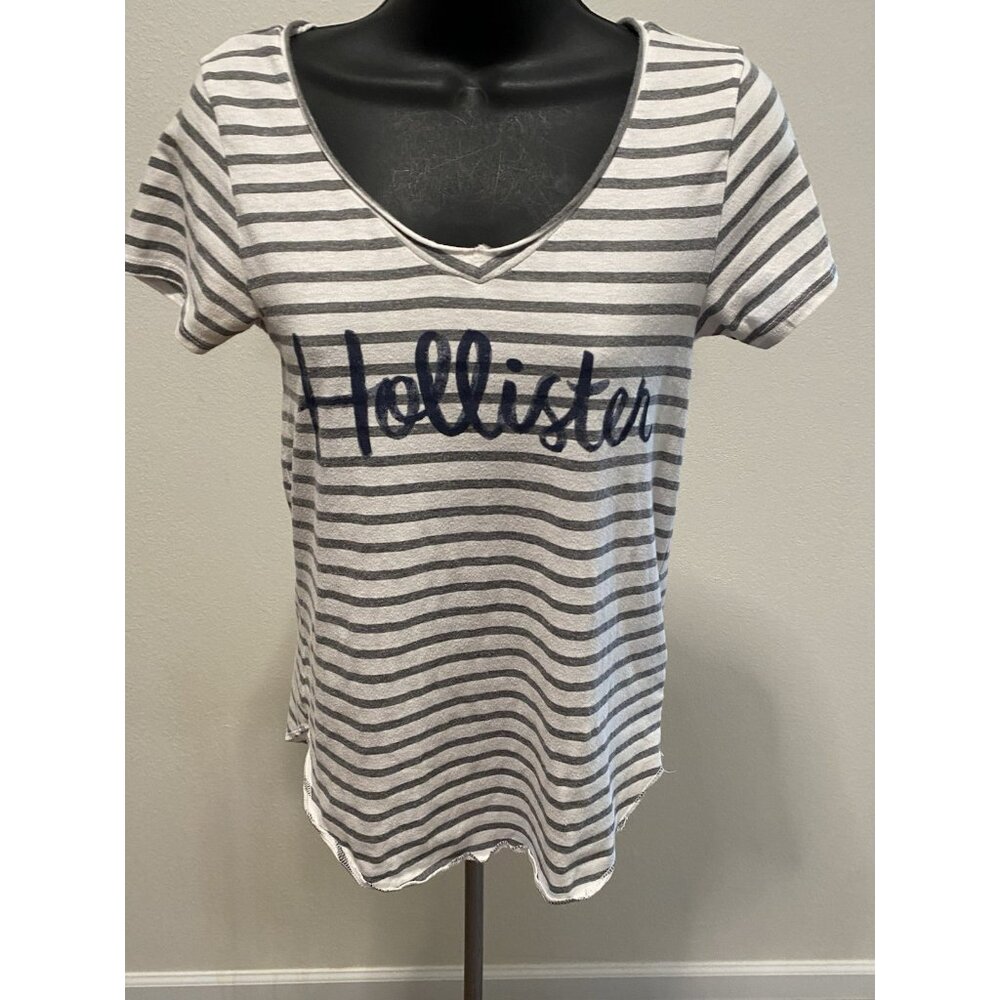 Hollister Women’s Size XS V-Neck T-Shirt  Stripes Cotton Blend